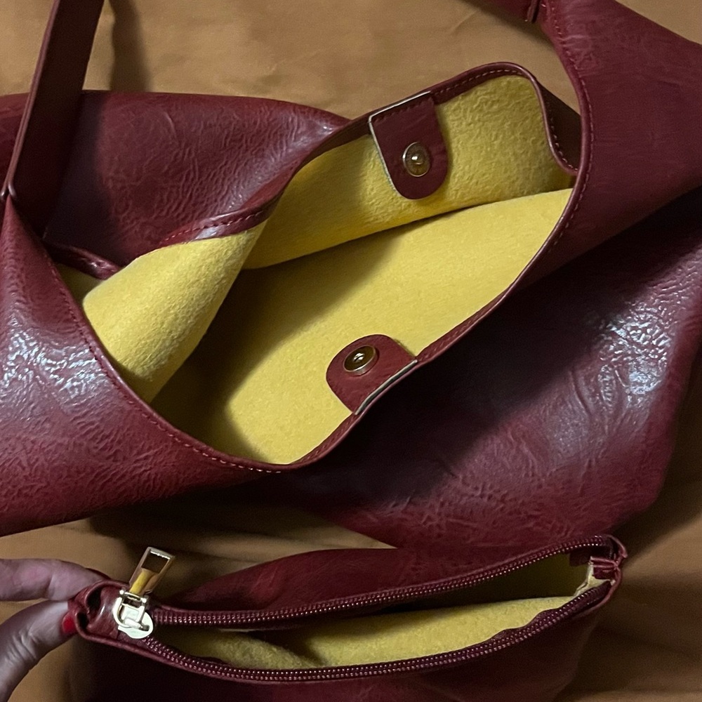 🆕NWOT Burgundy Hobo Womens/Juniors  Bag/Purse - Faux Leather - Picture 8 of 8